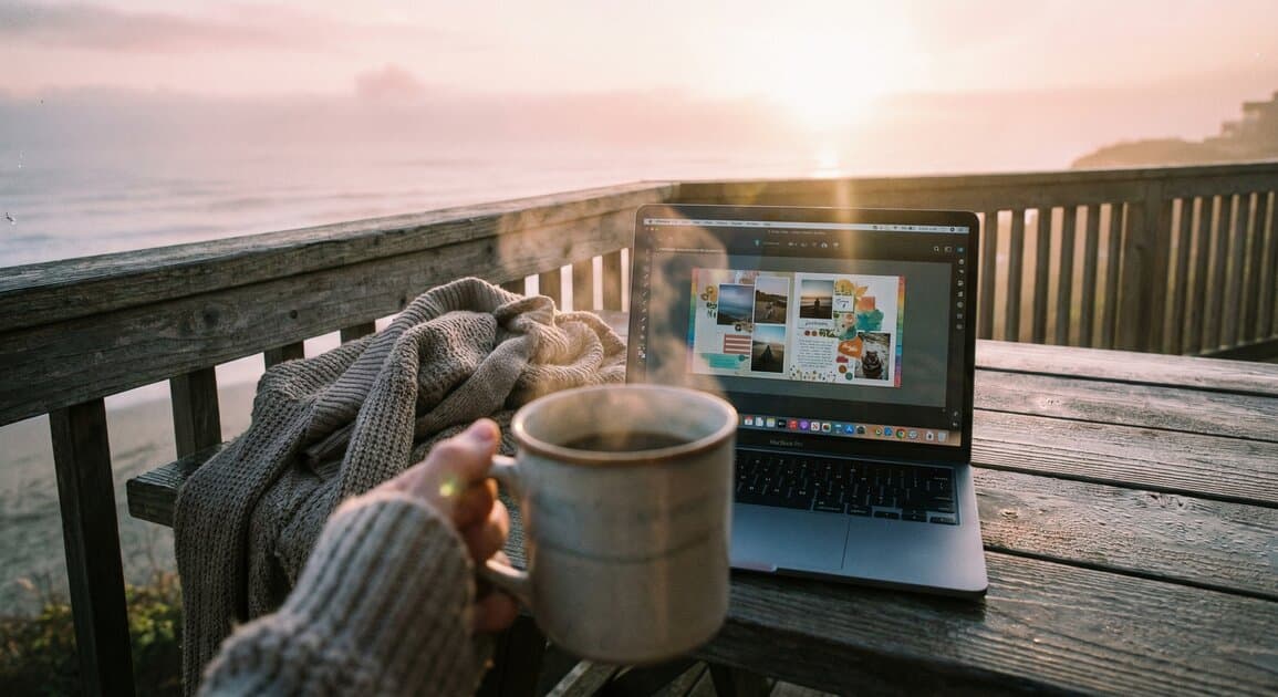 Start your week right: one photo, one page, one memory saved